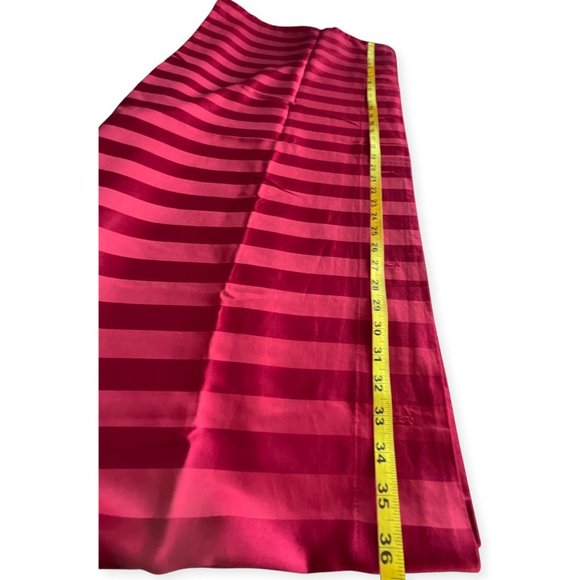 🌸4/$20🌸 Red drape/curtain panel - Picture 5 of 8